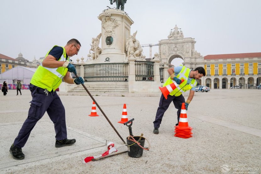 O que acontece por baixo das tampas de esgoto?
